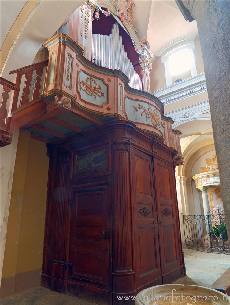 Magnano (Biella, Italy) - Vestibule and choir loft of the Parish Church of St. John the Baptist and St. Secondus